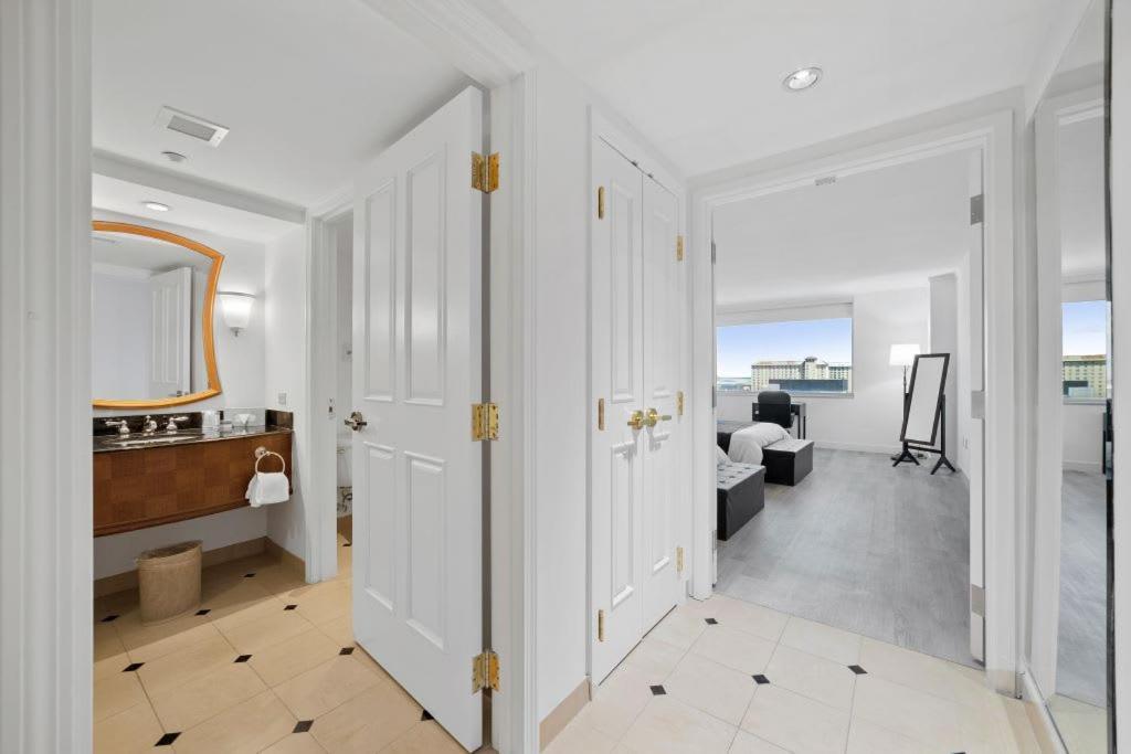 Astonishing Ocean Front Condo Cozysuites At Showboat Atlantic City Luaran gambar